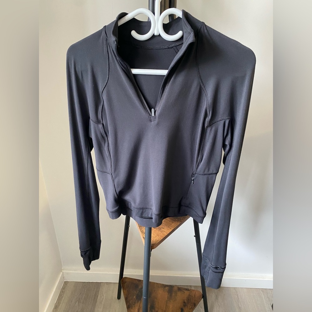 NWOT Lululemon~ Cropped 1/2 zip black ~ Sz 10